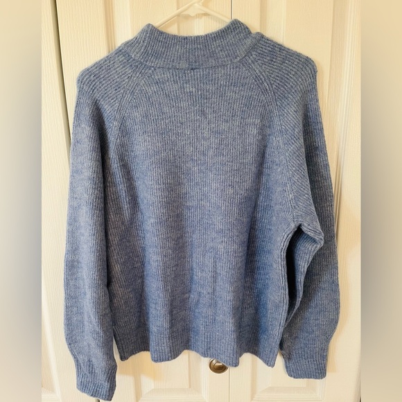 NWT Gap Mockneck Sweater - Picture 4 of 5